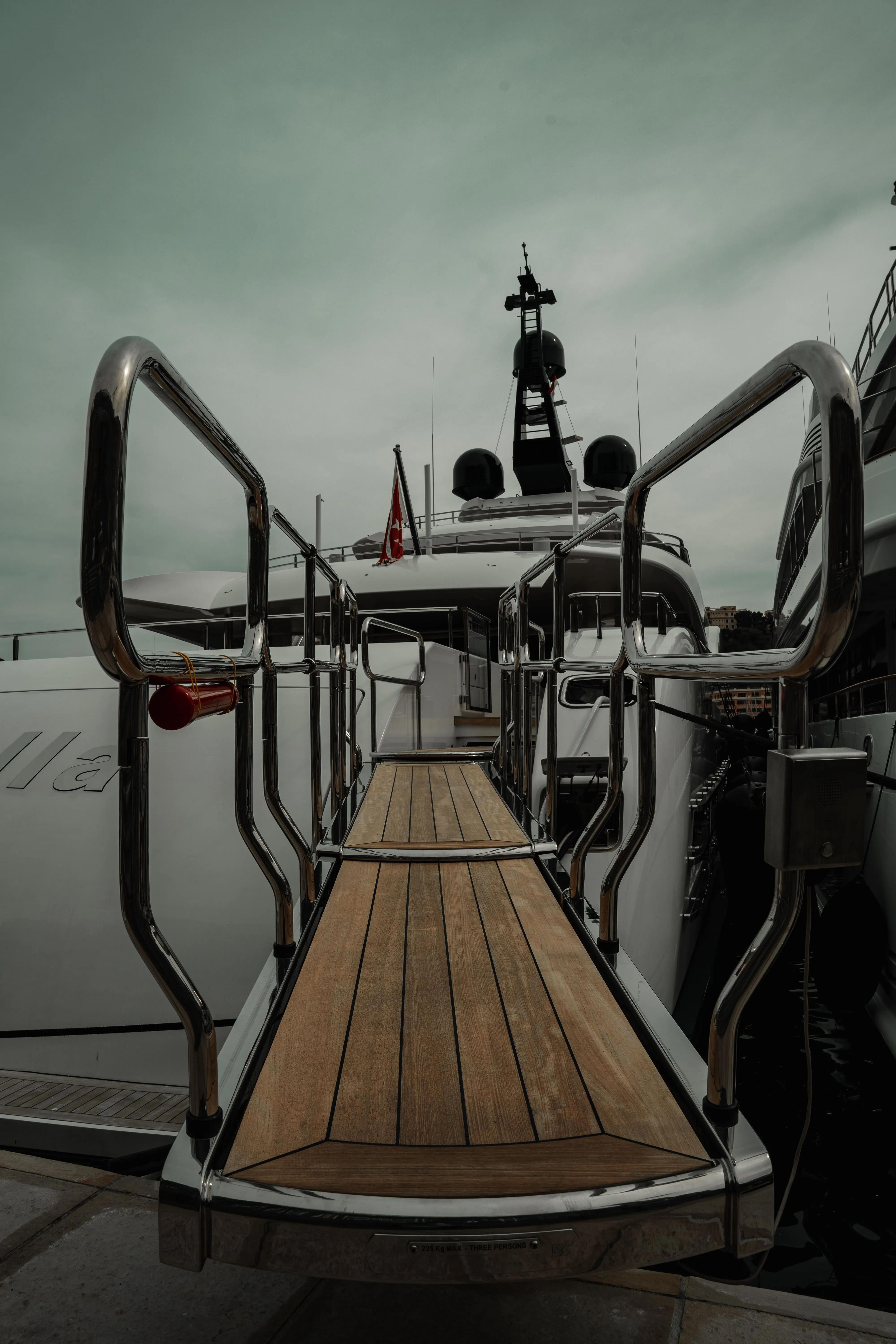 Luxusyacht Charter Hamburg - Galley Tech