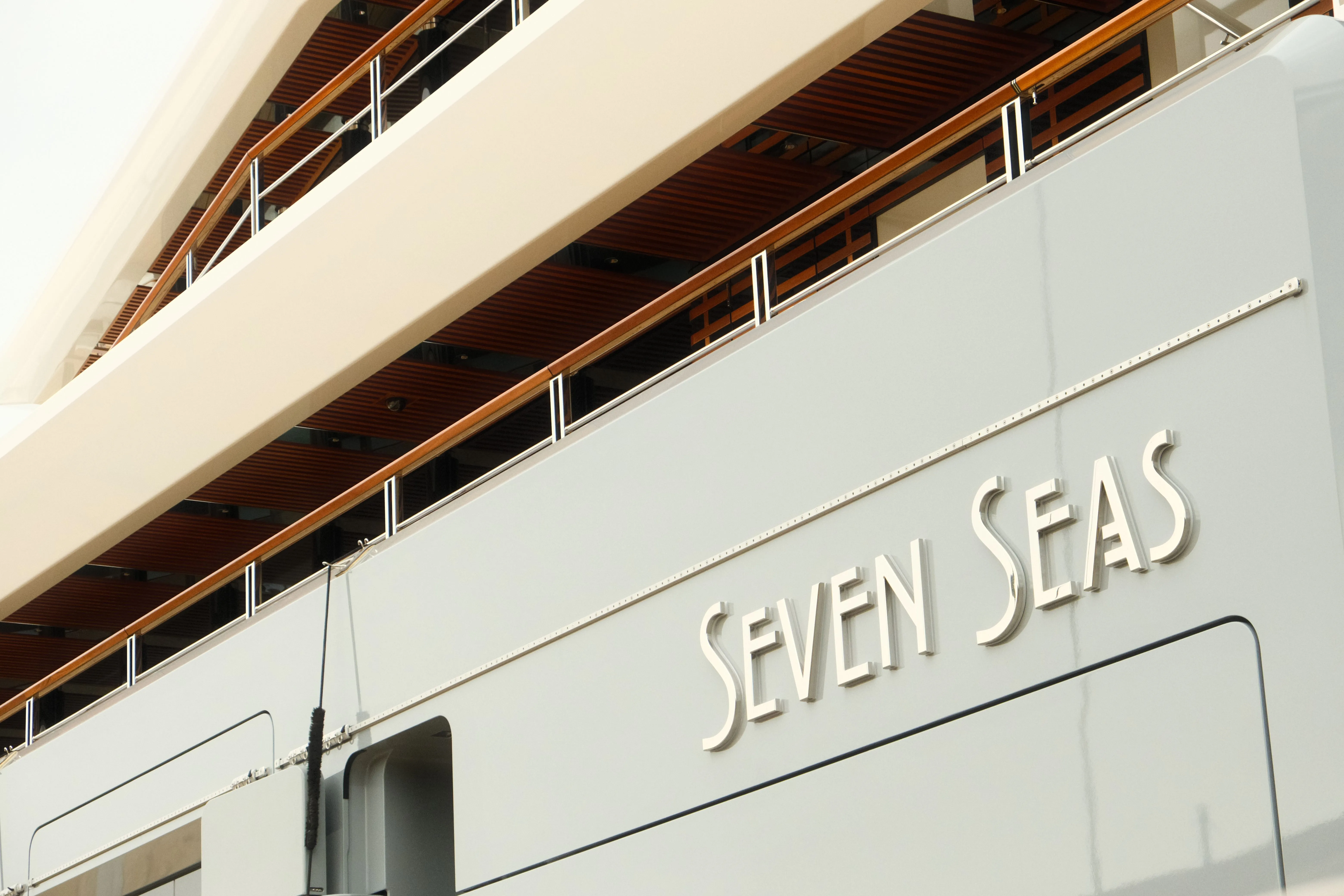 Luxusyacht Charter Hamburg - Maritime Excellence